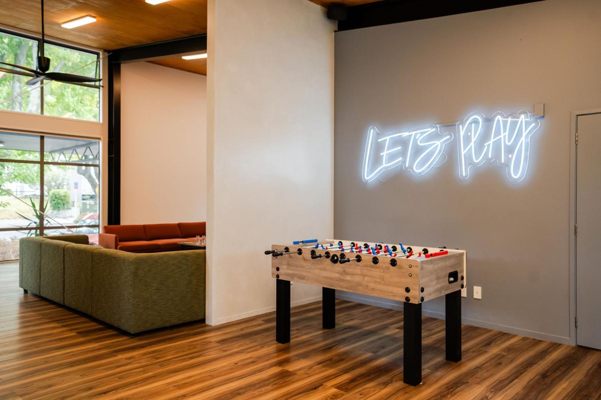 Hostel Haka House Rotorua Exteriér fotografie The interior of the company's headquarters in San Francisco