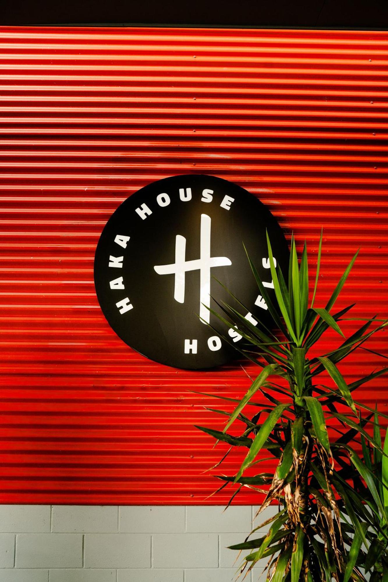 Hostel Haka House Rotorua Exteriér fotografie Haka House